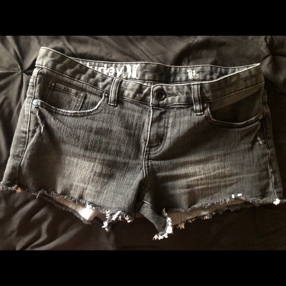 Shorts - Picture 2 of 3